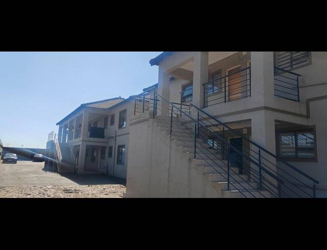 20 BEDROOM HOUSE FOR SALE IN SPRUITVIEW